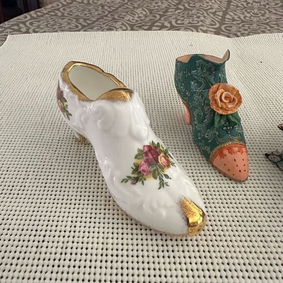 Three Piece Lot‎ Miniature Shoe Decorative Ornaments Collectible w/ Royal Albert - Picture 4 of 9
